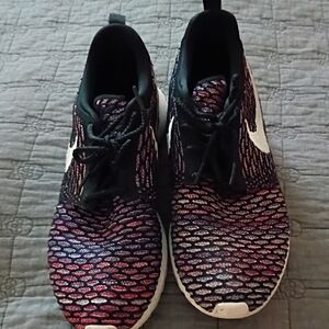 Nike Black and Pink Patterned Sneakers